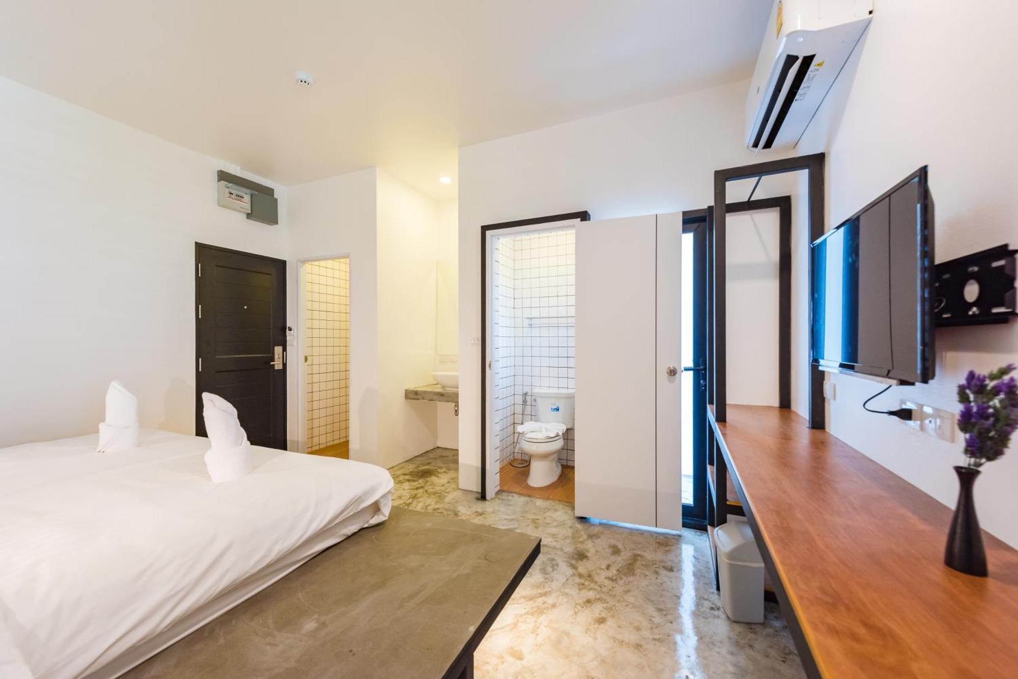Book A Bed Poshtel - Sha Plus Phuket Bagian luar foto