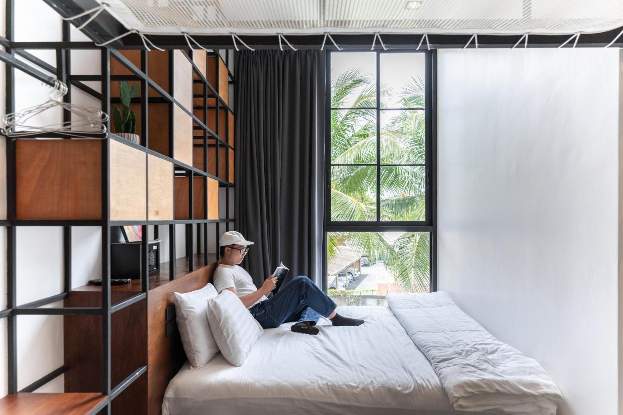 Book A Bed Poshtel - Sha Plus Phuket Bagian luar foto