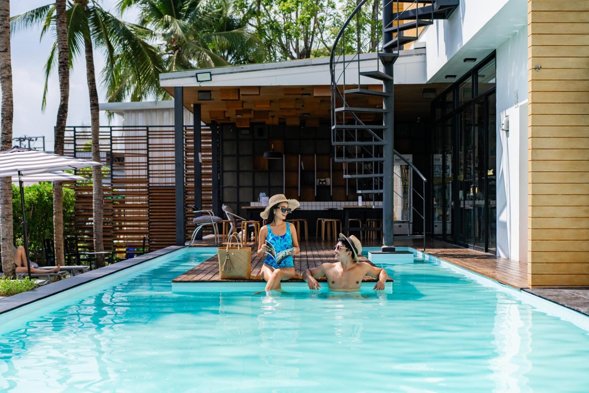 Book A Bed Poshtel - Sha Plus Phuket Bagian luar foto