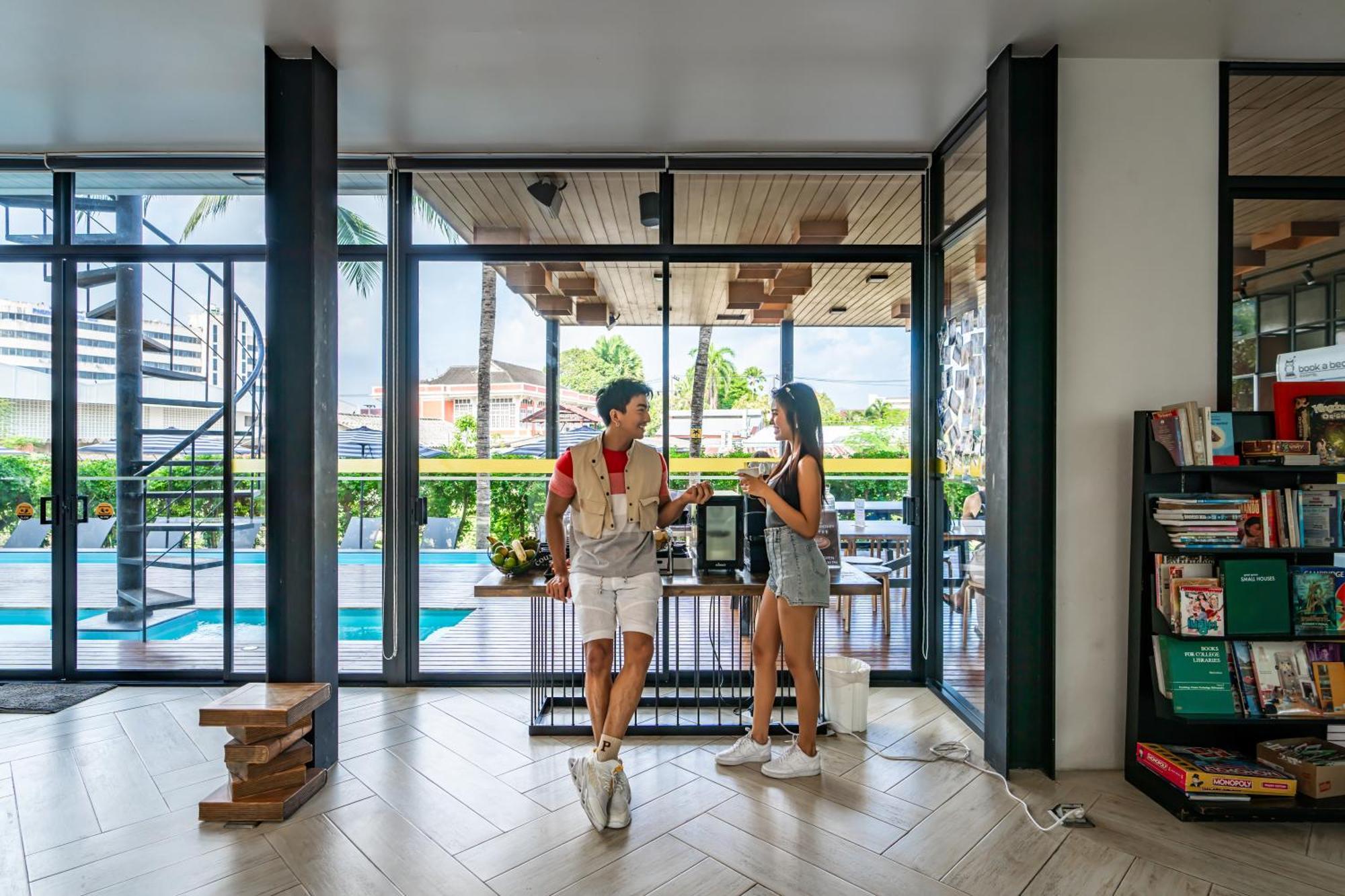 Book A Bed Poshtel - Sha Plus Phuket Bagian luar foto