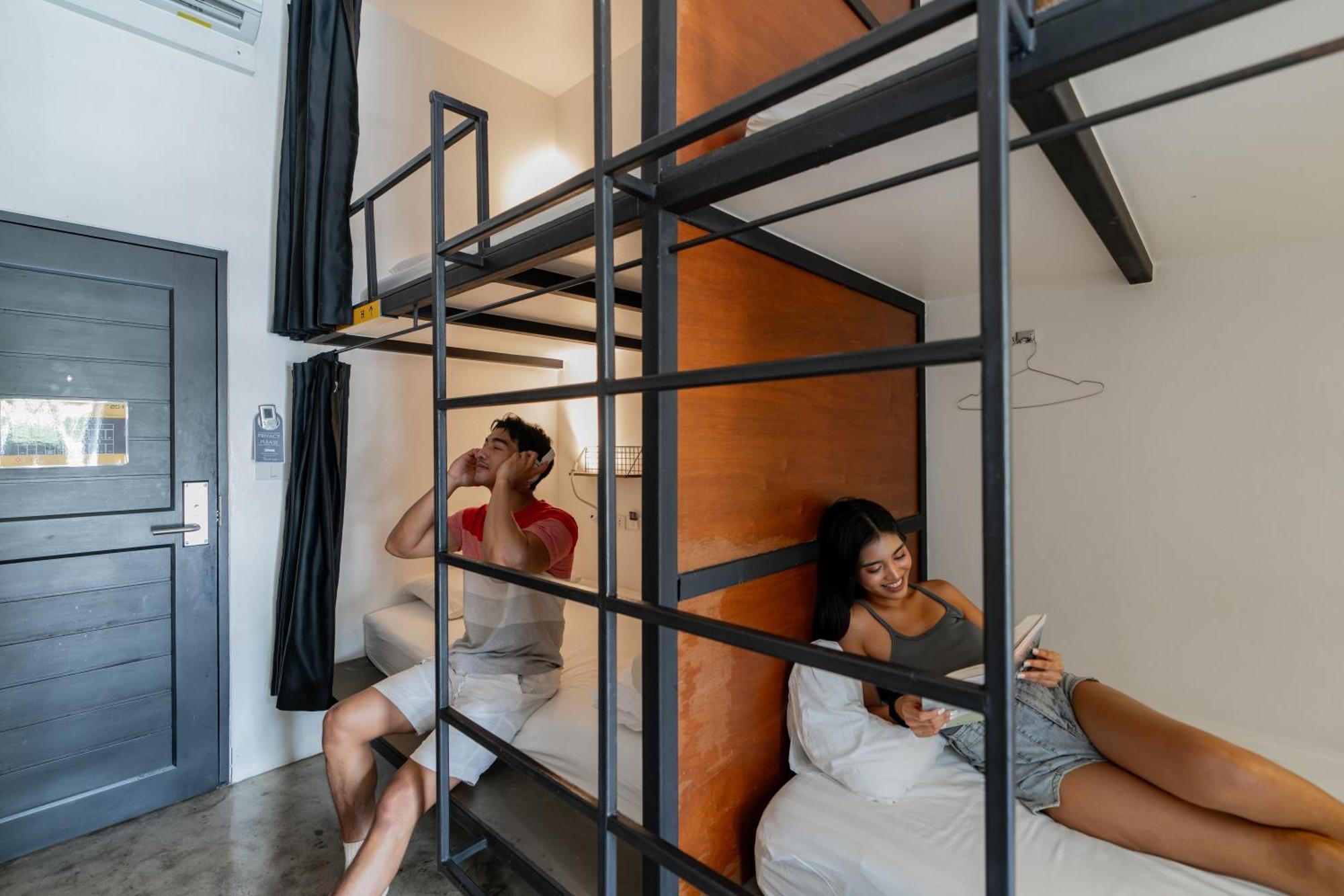 Book A Bed Poshtel - Sha Plus Phuket Bagian luar foto