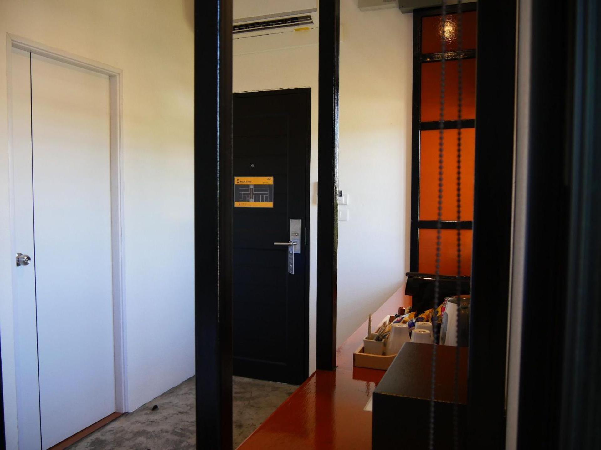 Book A Bed Poshtel - Sha Plus Phuket Bagian luar foto
