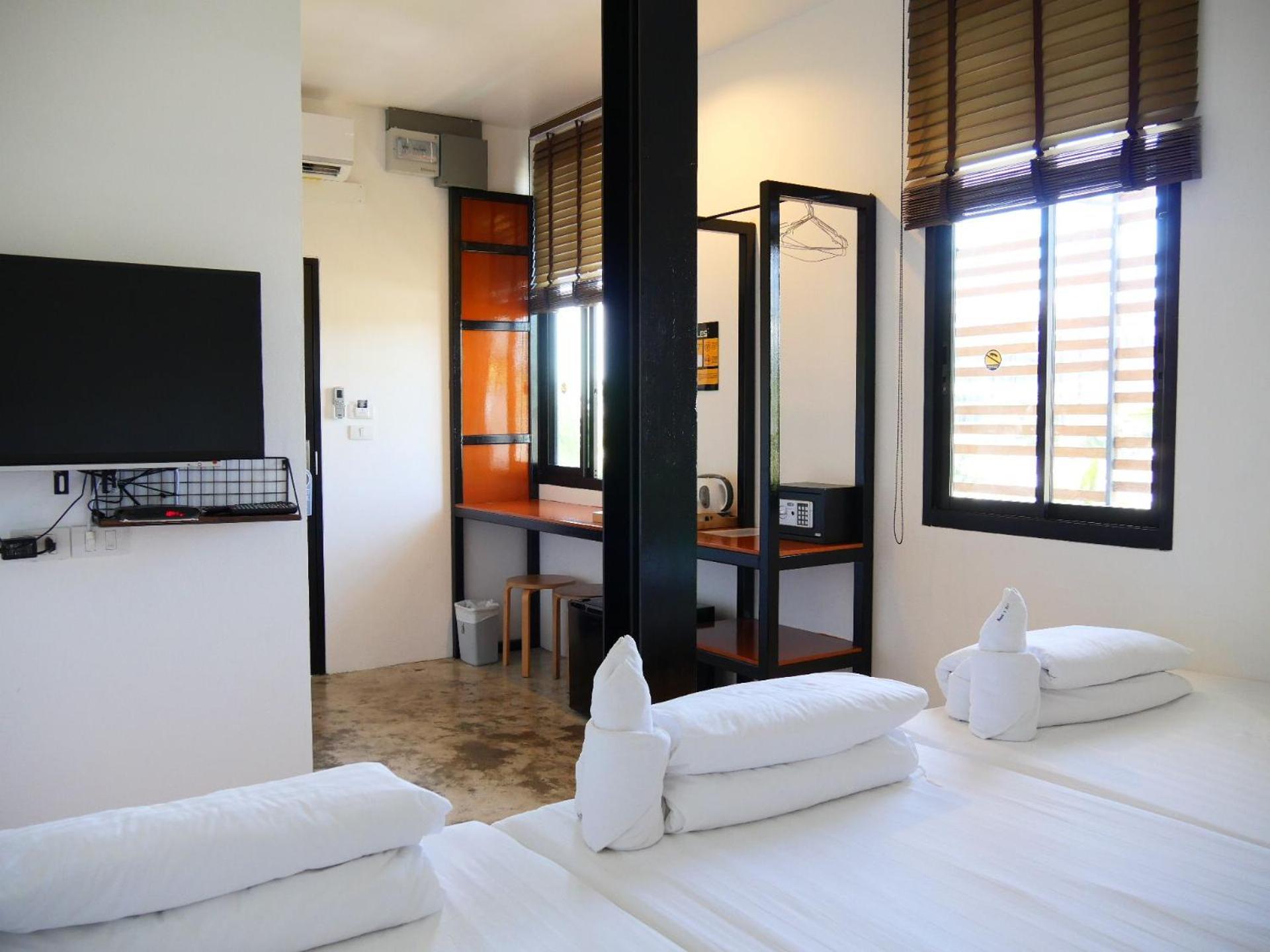Book A Bed Poshtel - Sha Plus Phuket Bagian luar foto