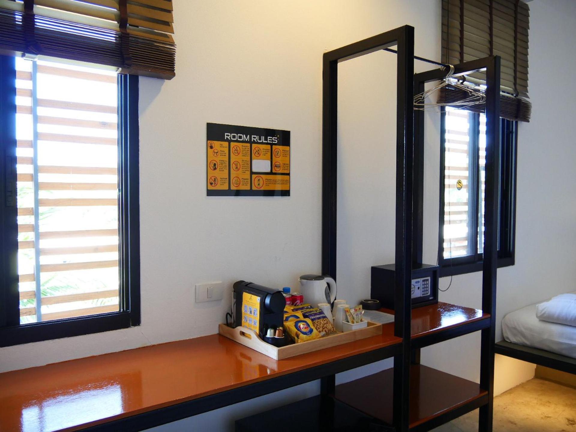 Book A Bed Poshtel - Sha Plus Phuket Bagian luar foto